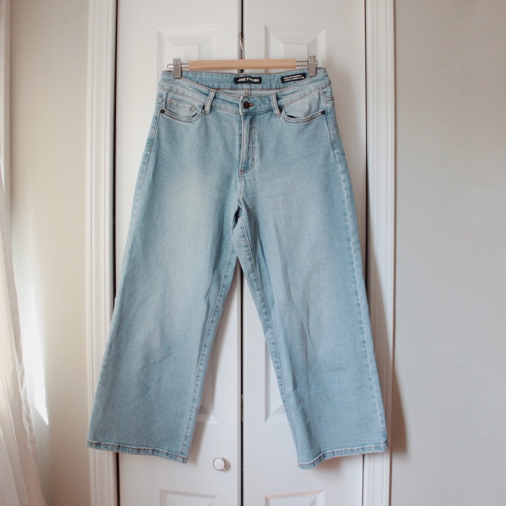 Wide-leg cropped mid-rise jeans